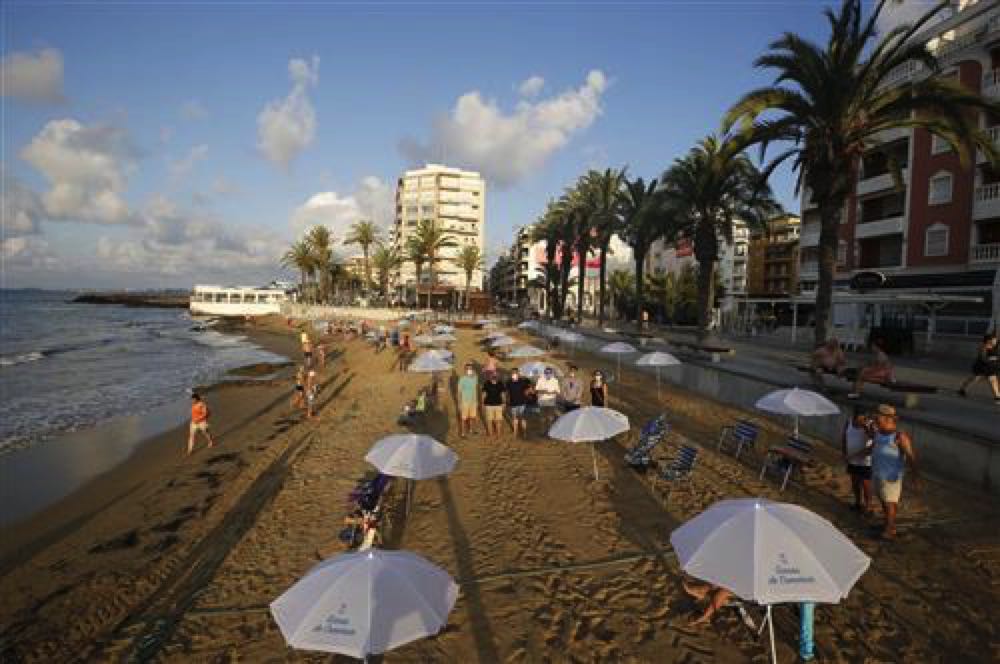 Sombrillas en la playa, Torrevieja