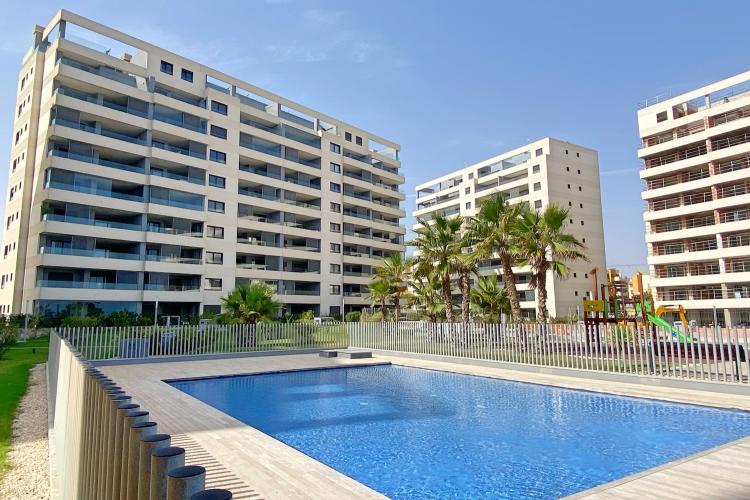 Edificio en Punta Prima, Torrevieja
